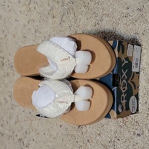 Roxy sandals